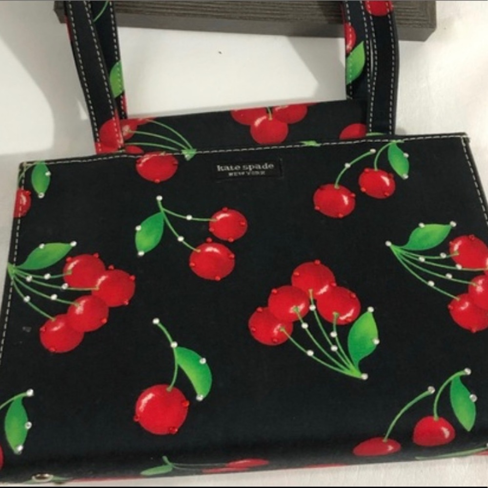 ❌SOLD❌ Vintage Kate Spade cherry purse